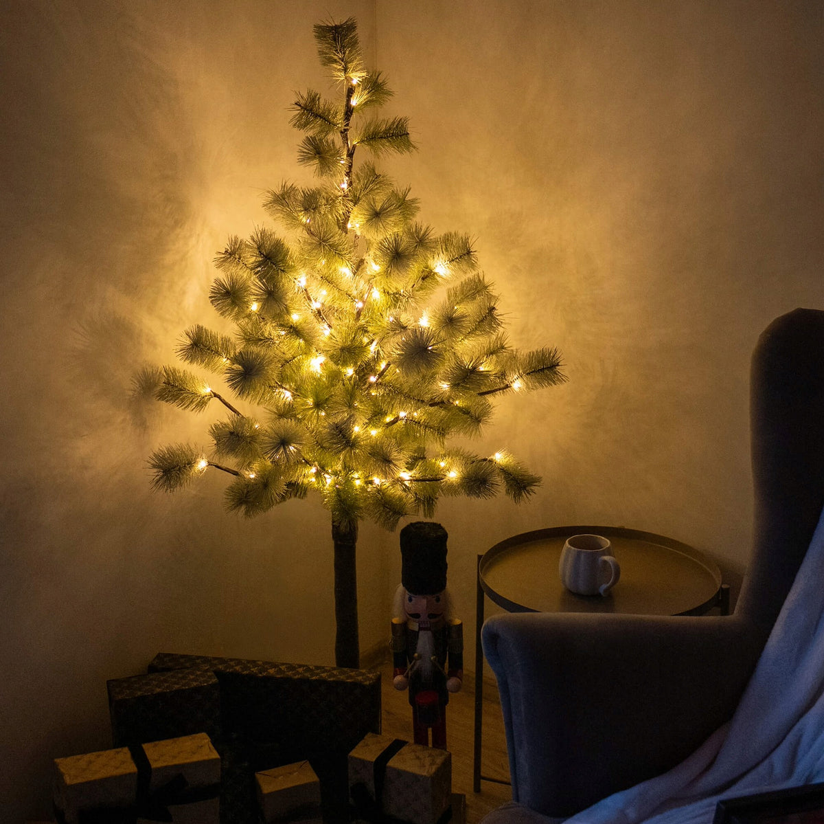CHRISTMAS TREE 150cm PINE 72LED CHRISTMAS LIGHTS GLOWING WARM WHITE Packaging status original
