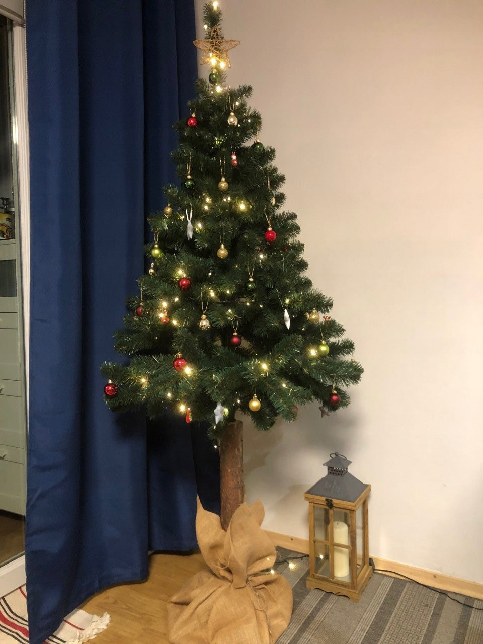 CHRISTMAS TREE On The Trunk ARTIFICIAL MOUNTAIN PINE PREMIUM Dense Crown 180 cm + LAMPS Manufacturer code 808317