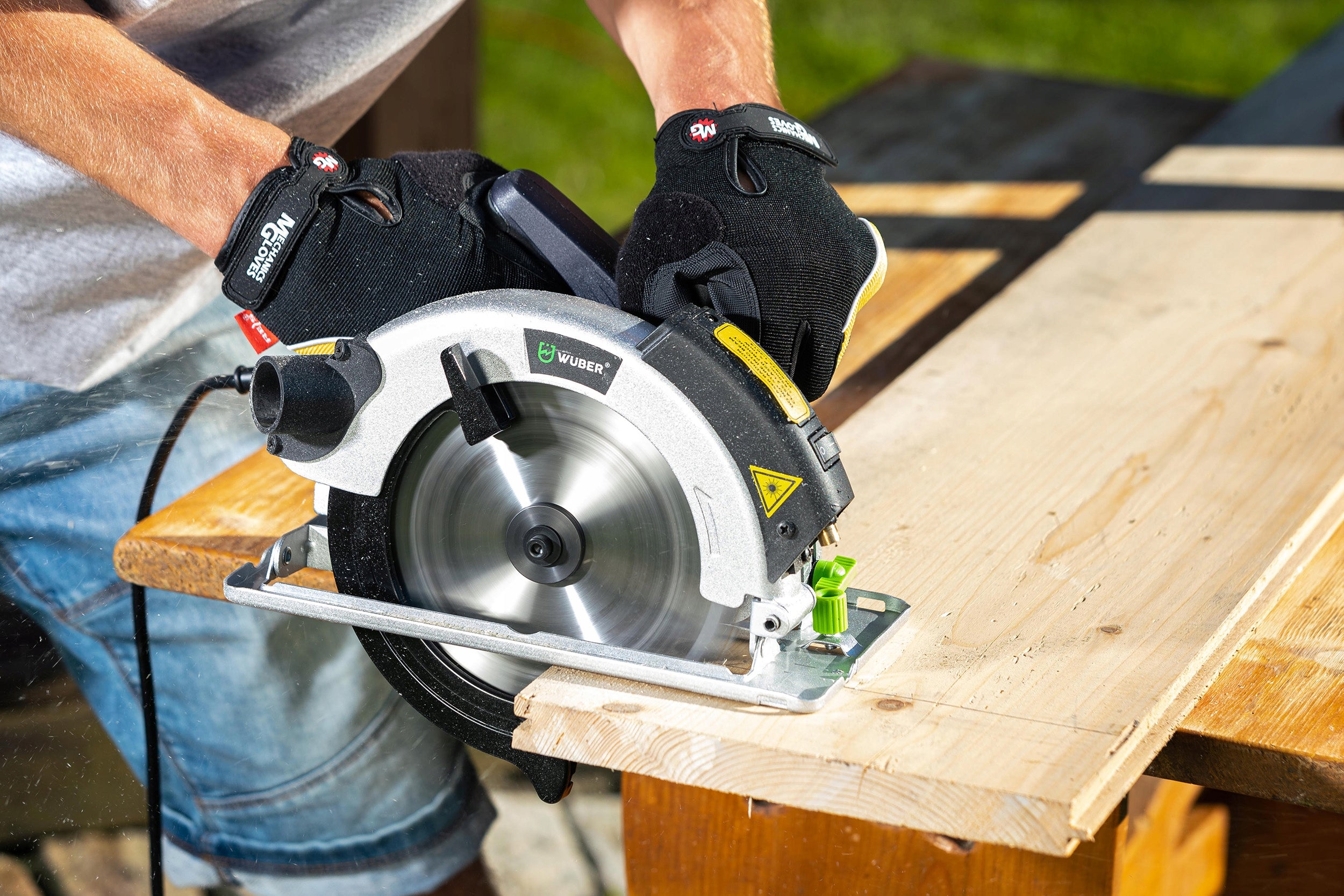CIRCULAR SAW HAND SAW FOR WOOD WITH LASER 2400 IN STRONG Maximum power 2400 W