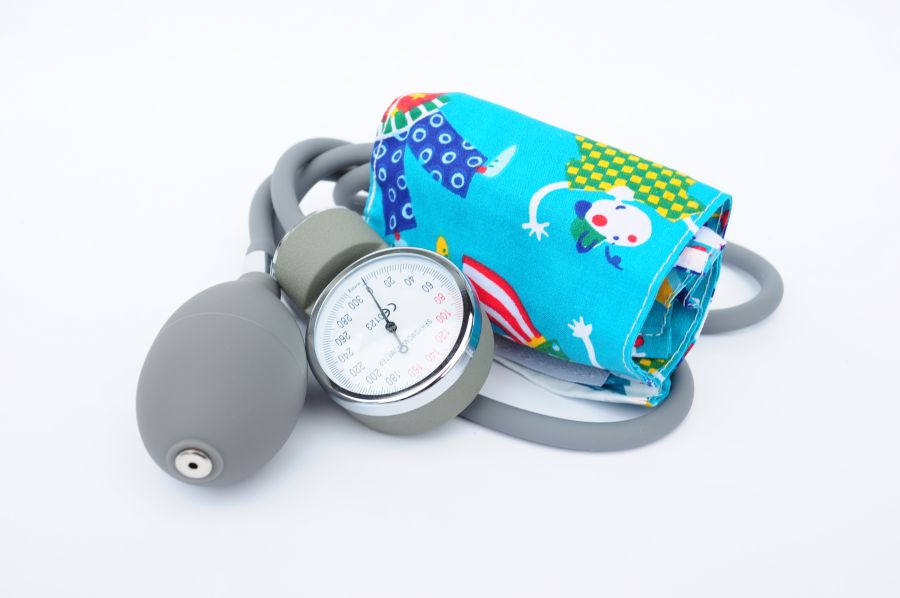 CLOCK BLOOD PRESSURE MONITOR FOR CHILDREN + 3 CUFFS Medical device yes