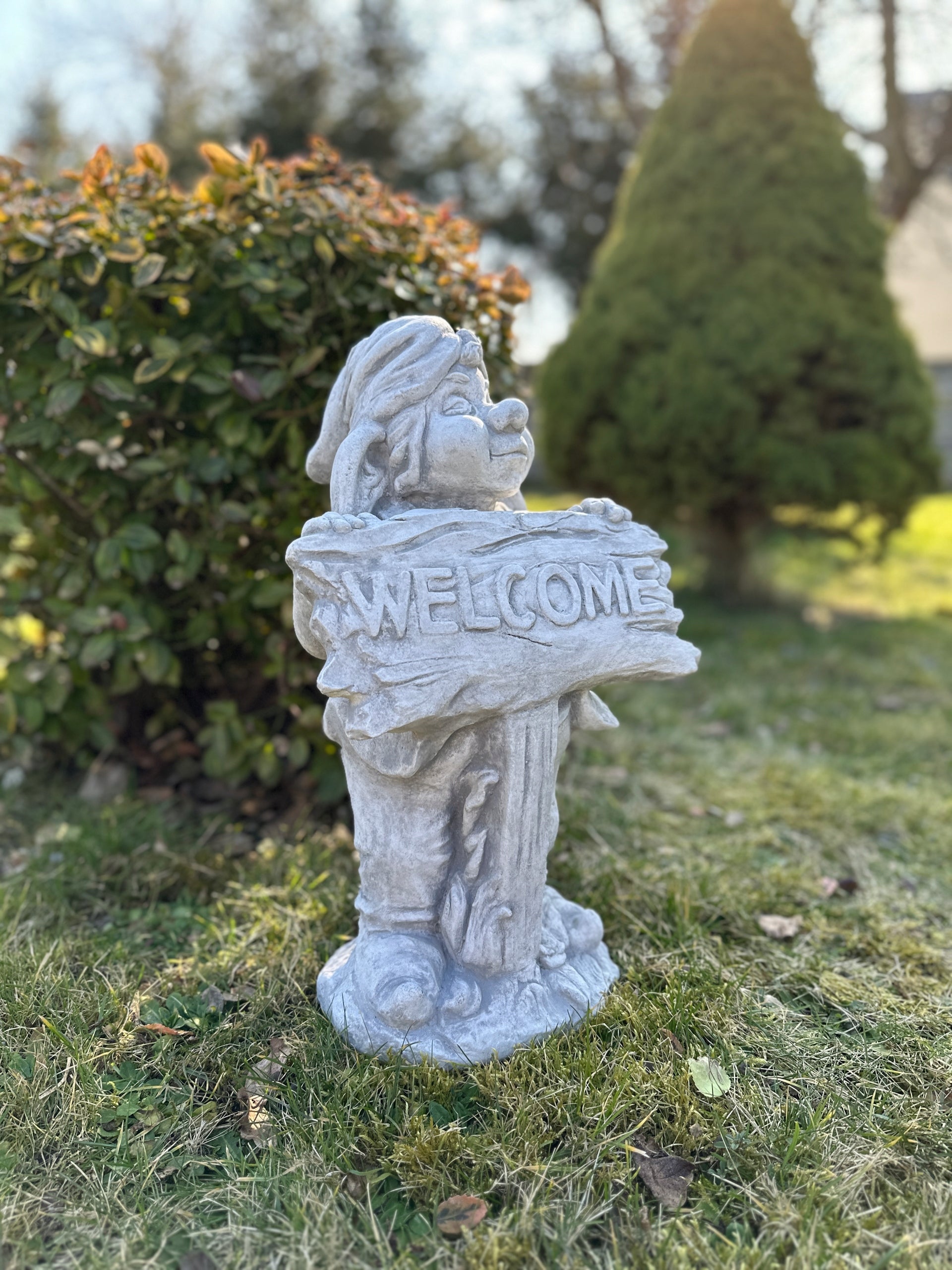 CONCRETE FIGURE GNOME TROLL WELCOME Manufacturer code 1576