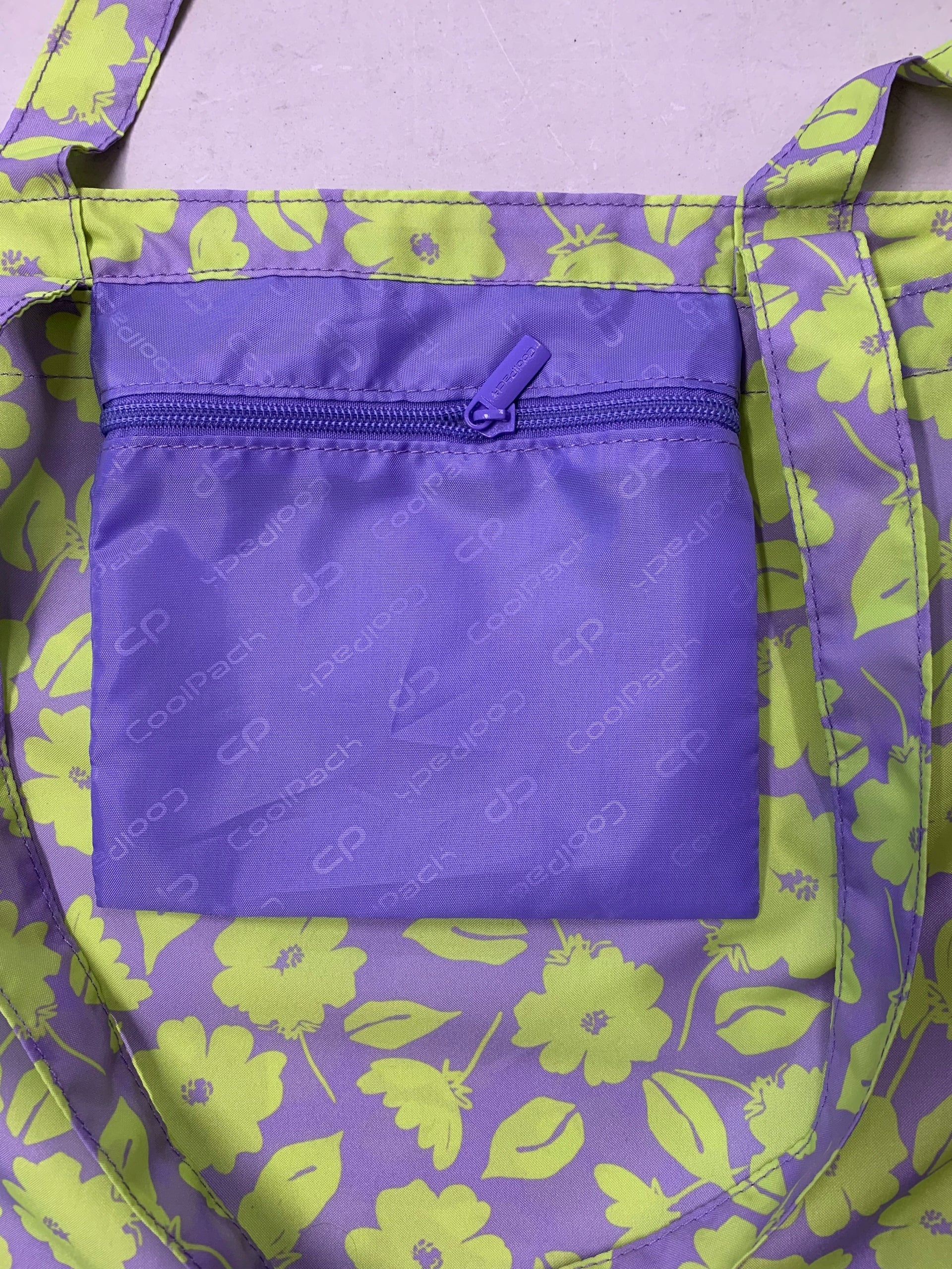 COOLPACK SHOULDER BAG FOR BEACH SHOPPING DAILY FLORES LILA Manufacturer code 5903686398537