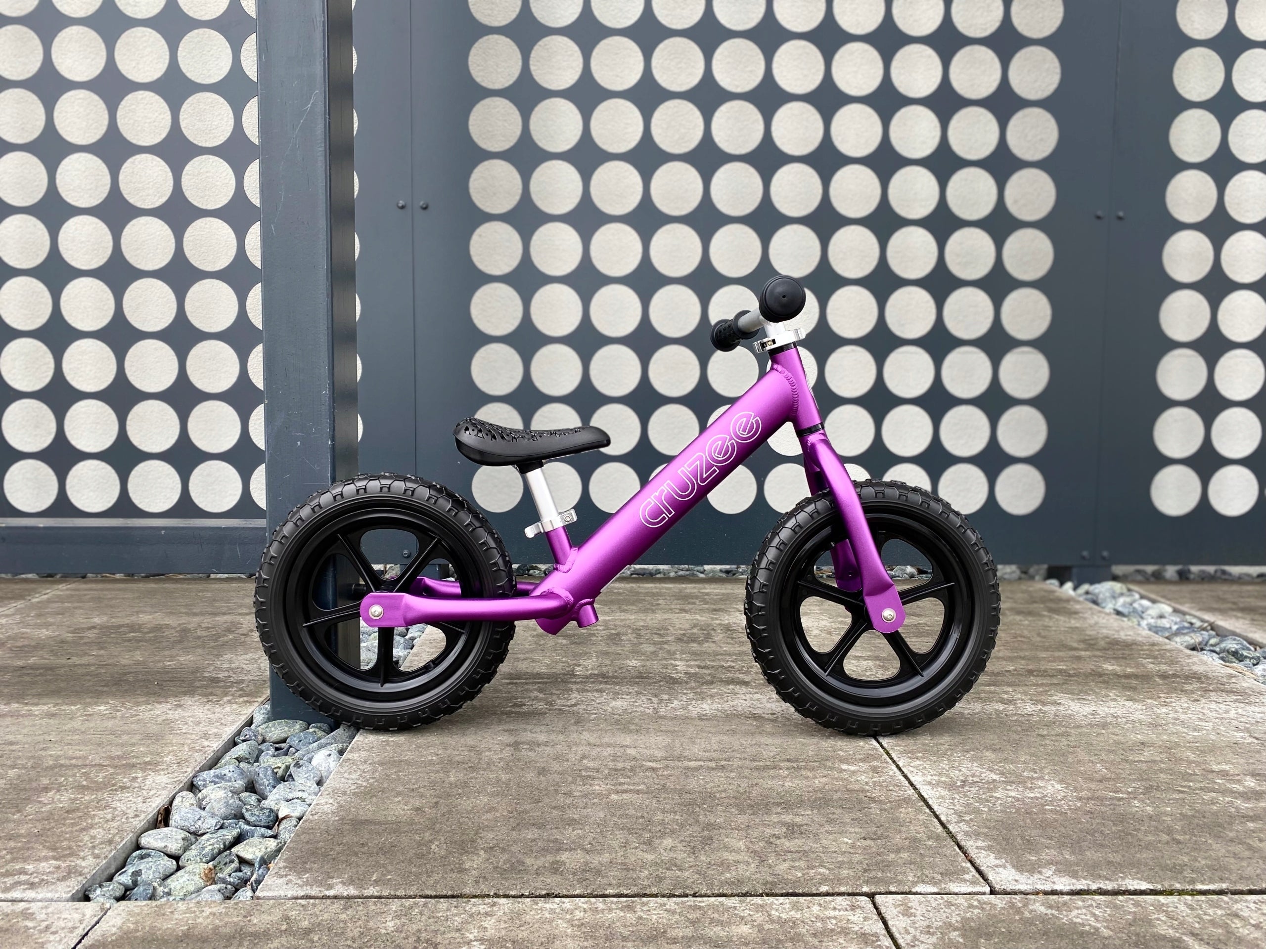 CRUZEE balance bike 12 inch ALU ultralight 1,9kg black Model cruzee