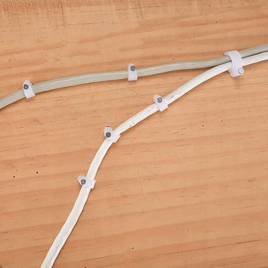 Cable mounting clips set – 700 pcs. in a 4 – 10 mm box Model 01
