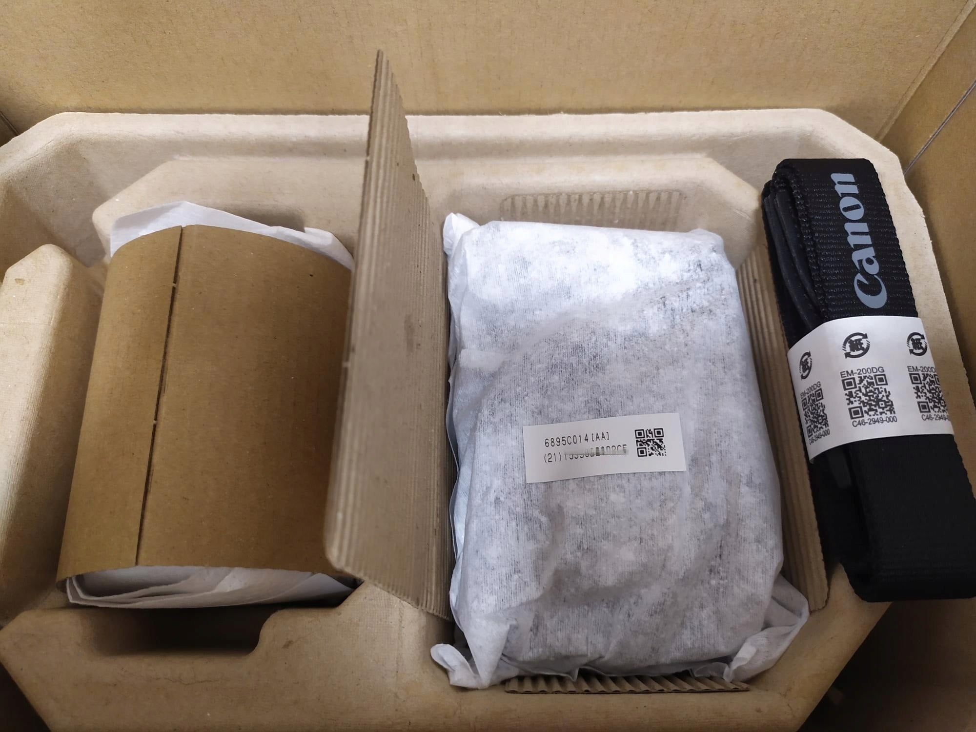 Camera Canon EOS R50 V 14-30 STM Manufacturer code 6895C014