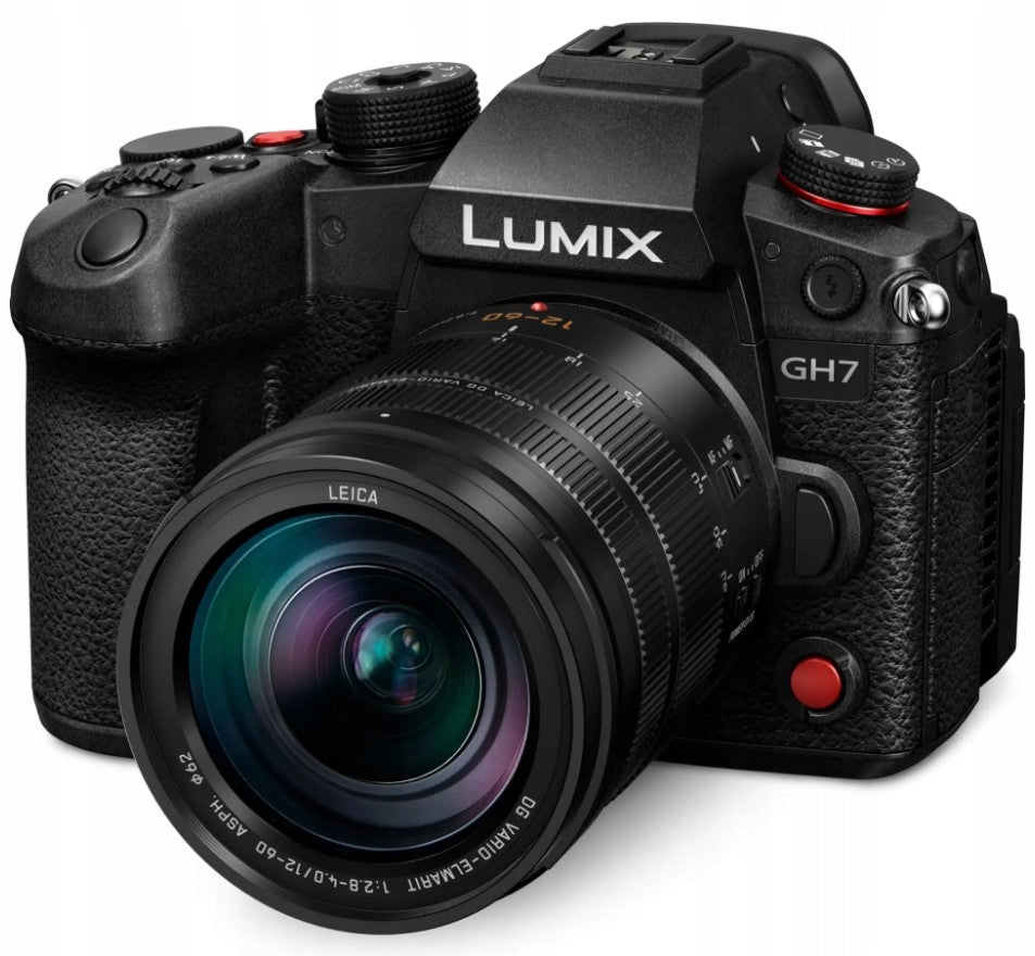 Camera Panasonic DC-GH7LE body + lens black