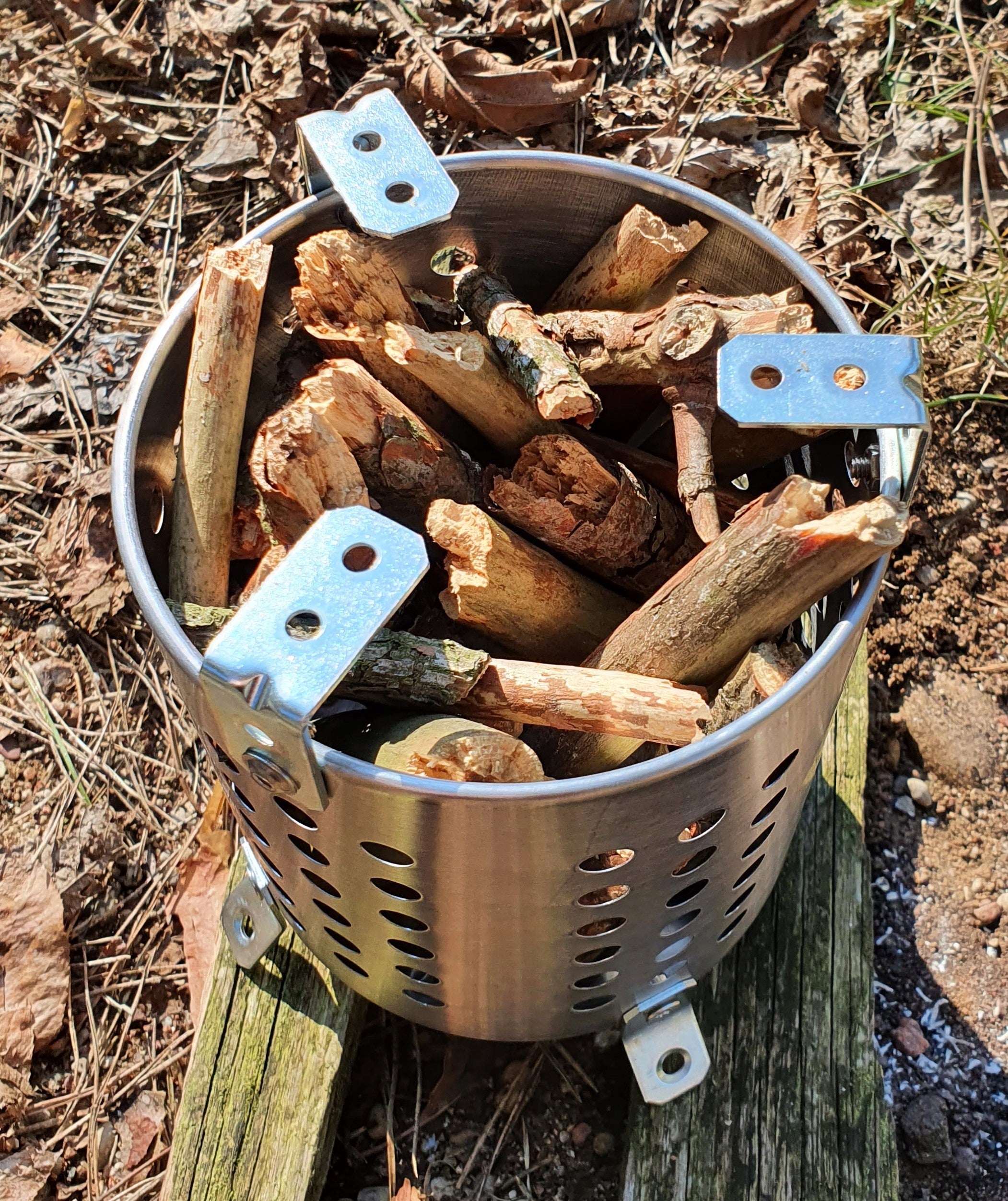 Camping stove for wood. Manufacturer code JJ101M