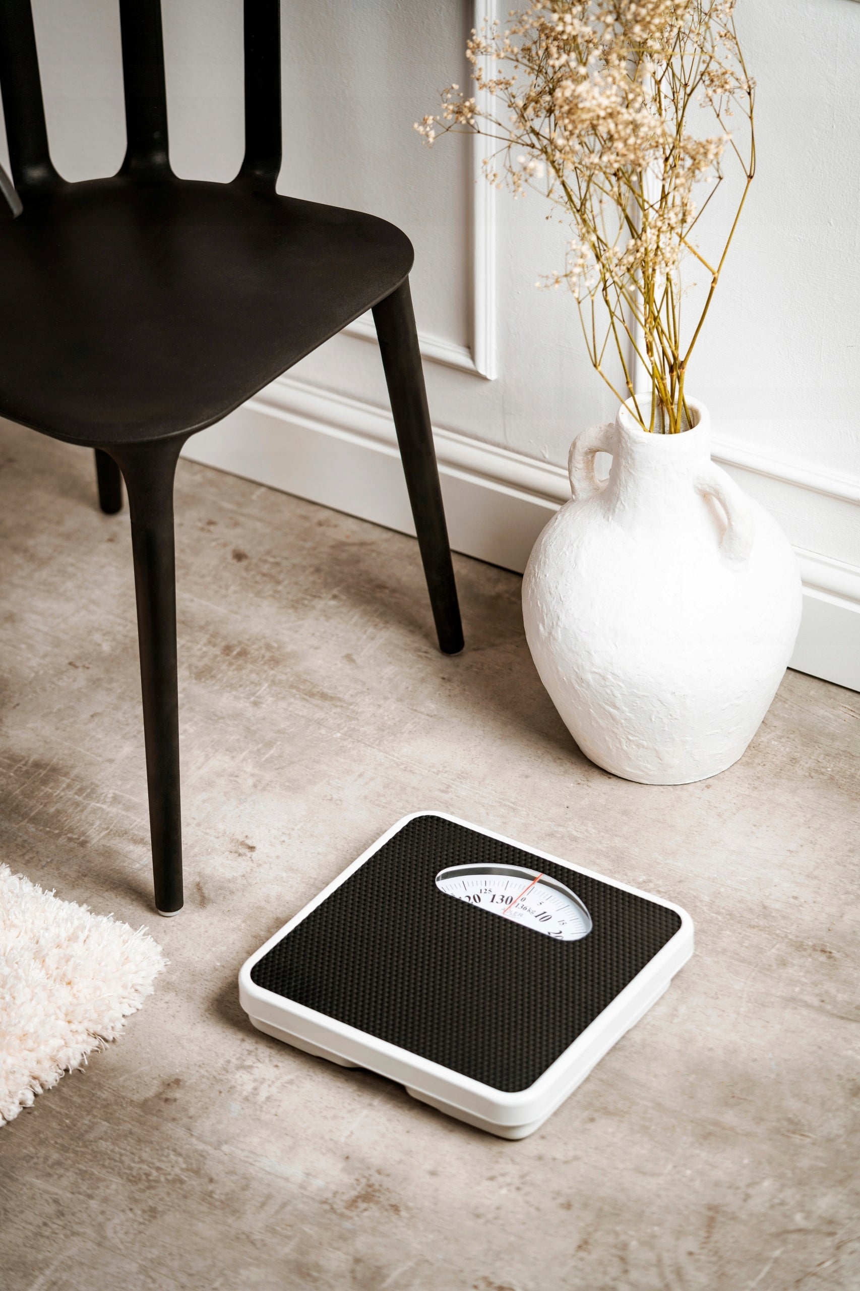 Camry CR8181 | mechanical bathroom scale | max 136 kg * dock 1kg * black Manufacturer code CR 8181