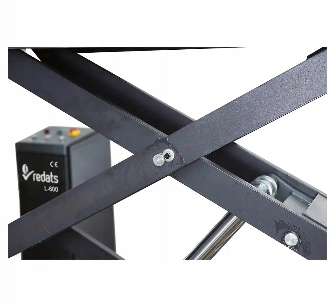 Car Scissor Lift 3T REDATS L-600 400V Overrun Workshop Power supply 400 V