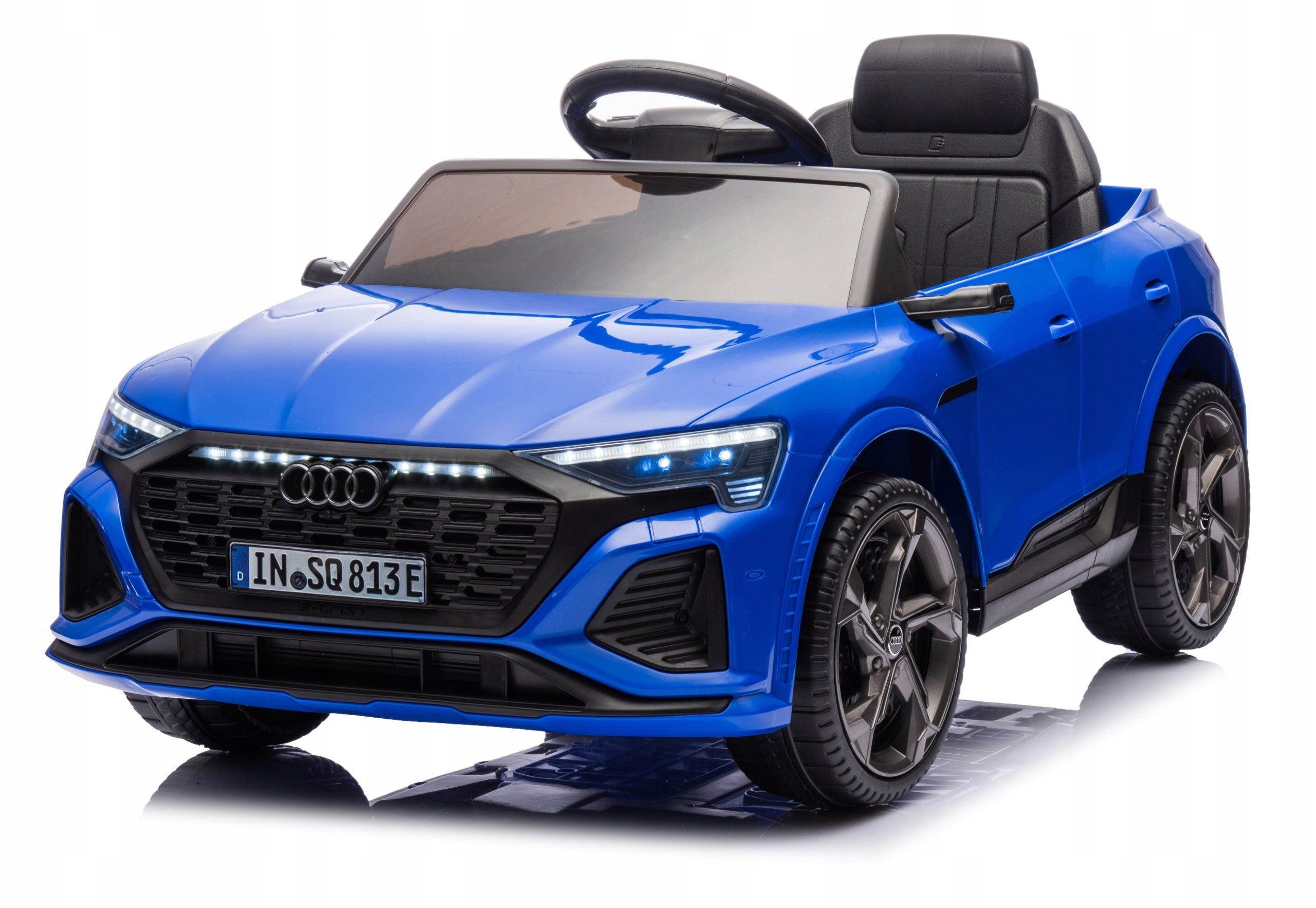 Car battery-operated leather remote control EVA car for children AUDI SQ8 blue Packaging status original