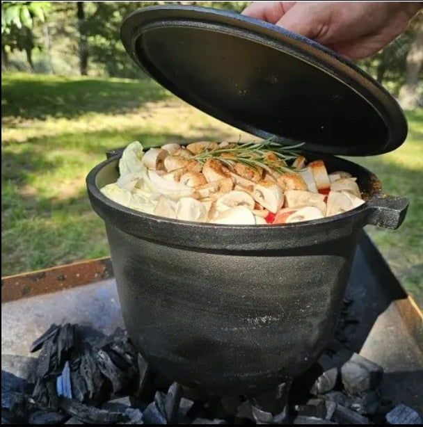 Cast iron boiler 8l ENAMELLED HUNTING pot roast for bonfire grill Product weight with unit packaging 11.5 kg