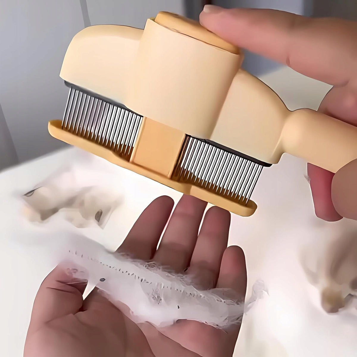 Cat Dog Brush Self-Cleaning Hair Removal Button Packaging status original