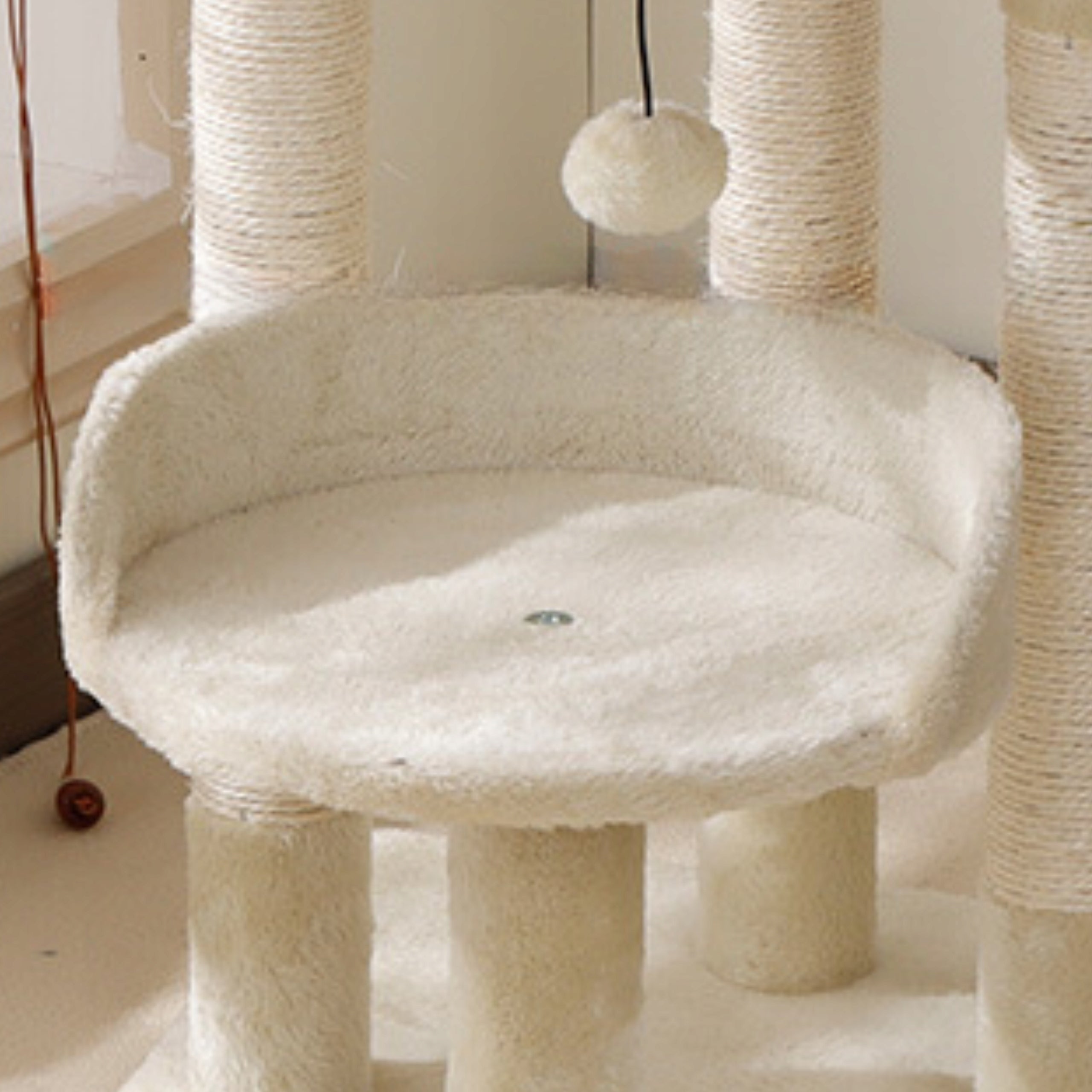 Cat scratcher poles couch cat bed 68cm THE ZOO beige Brand The Zoo