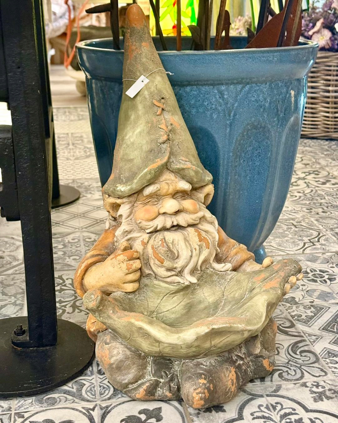 Ceramic garden gnome with leaf - feeder and decoration, 45 cm Manufacturer code P02568