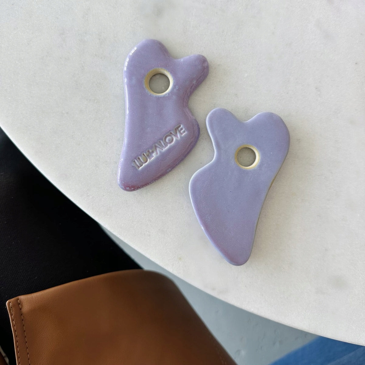 Keramik-Gesichtsmassagegerät Gua-Sha Lullalove, 1 Stk 