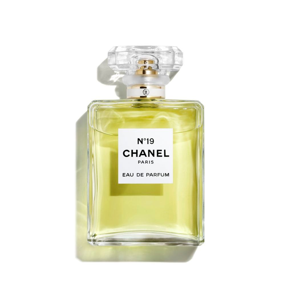 Chanel No 19 Perfumed Water 100 ml Packaging status original