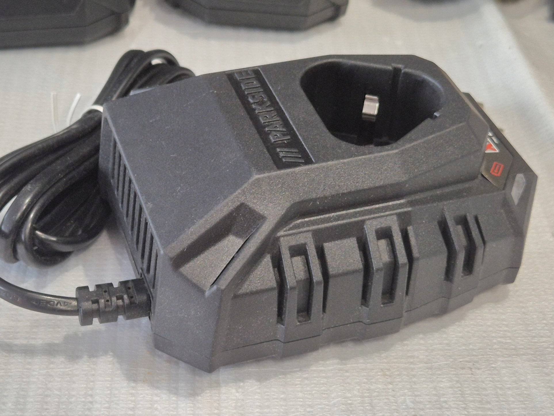 Charger Parkside PLGK 12 A3 X12V TEAM 12V 2,4A Product weight with unit packaging 0.15 kg