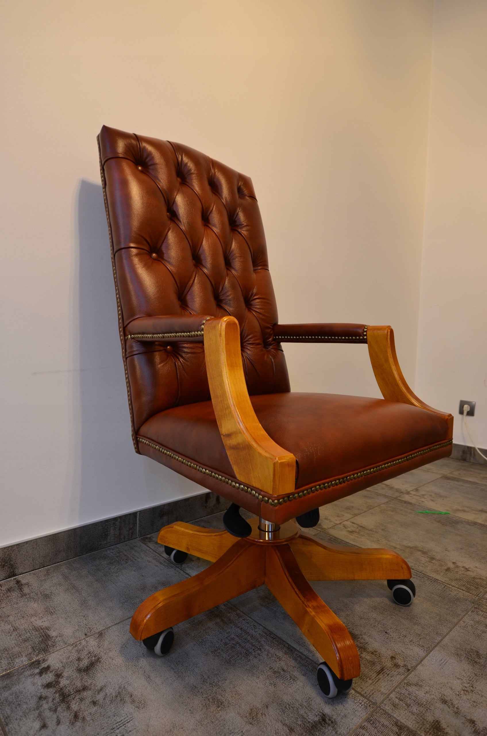 Chesterfield office chair material MAPLE manufacturer Drewnostyle EAN (GTIN) 5905049179173