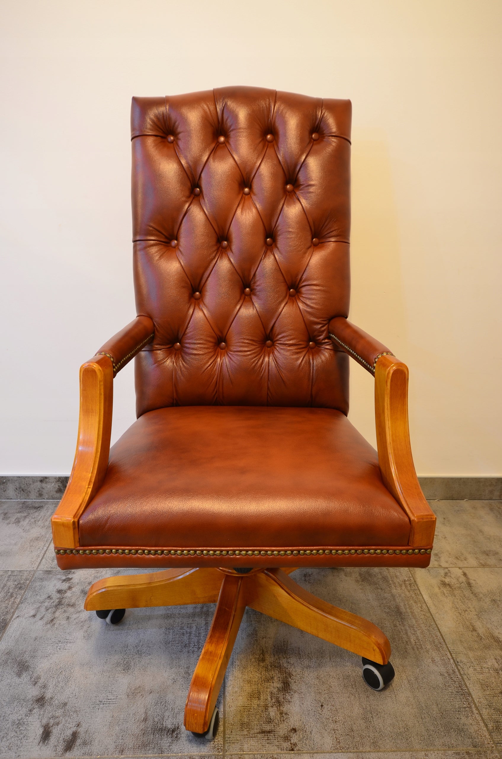 Chesterfield office chair material MAPLE manufacturer Drewnostyle