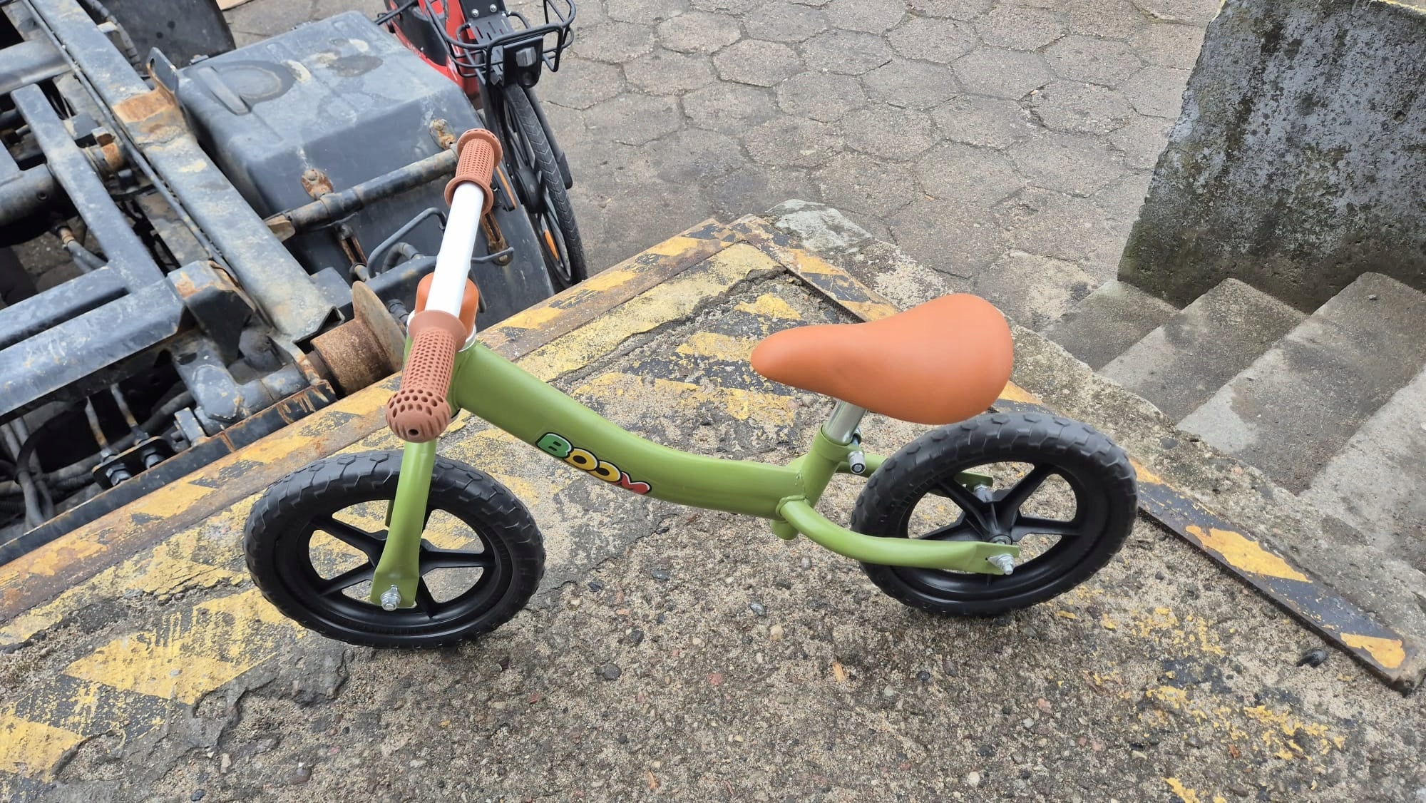 Children's balance bike BOOM foam tires light 1,5 kg GREEN Frame other