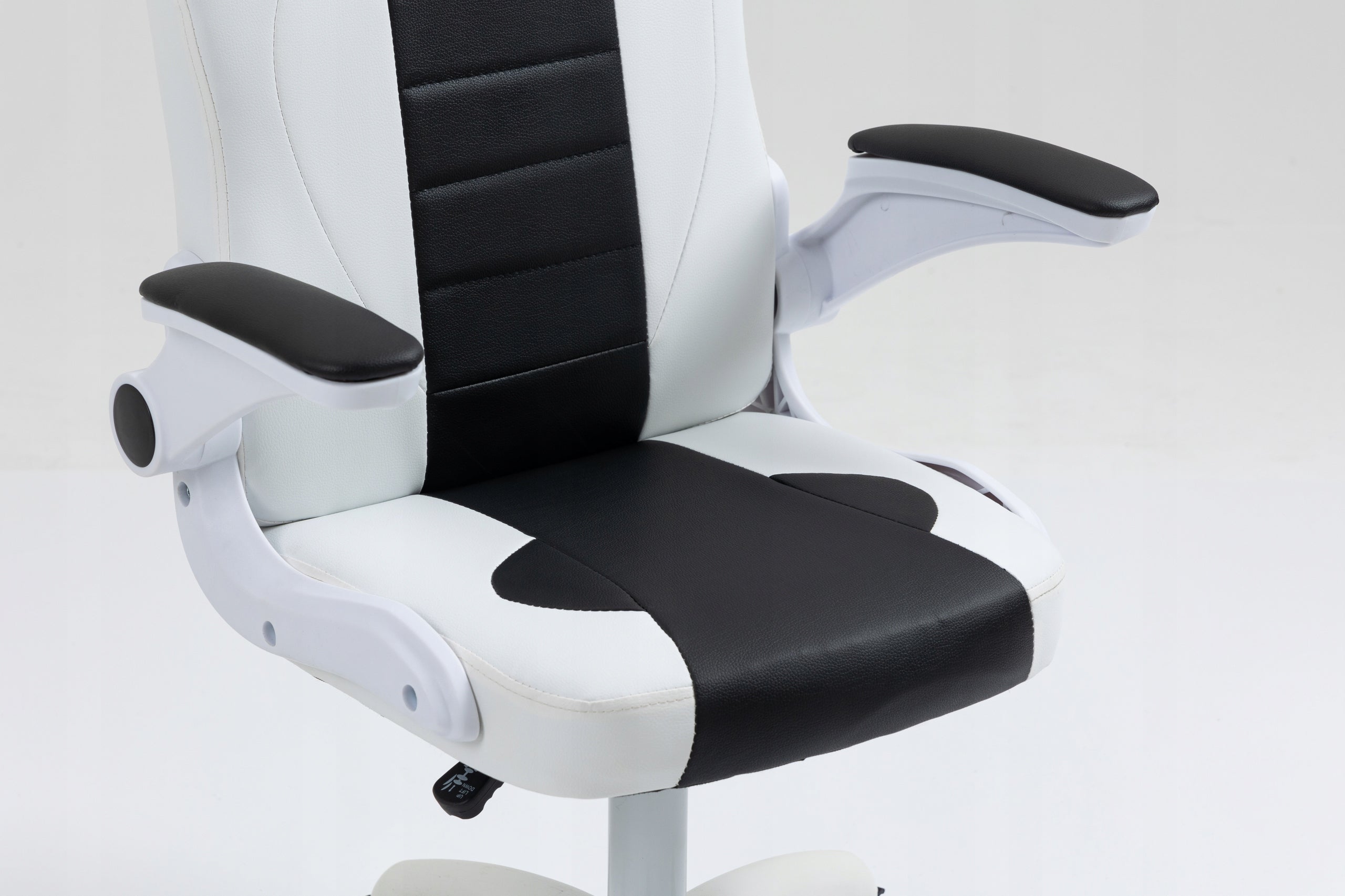 Children's gaming chair Cobra JUNIOR CRF-2303 White and black leather Model Junior Pro Biało-czarny