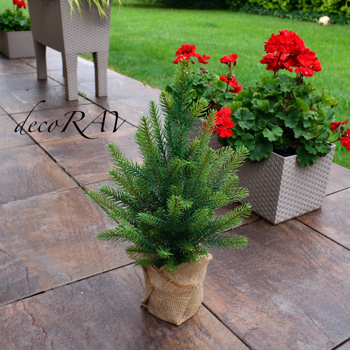 Christmas tree artificial as live spruce 100% PE jute Manufacturer code 73170