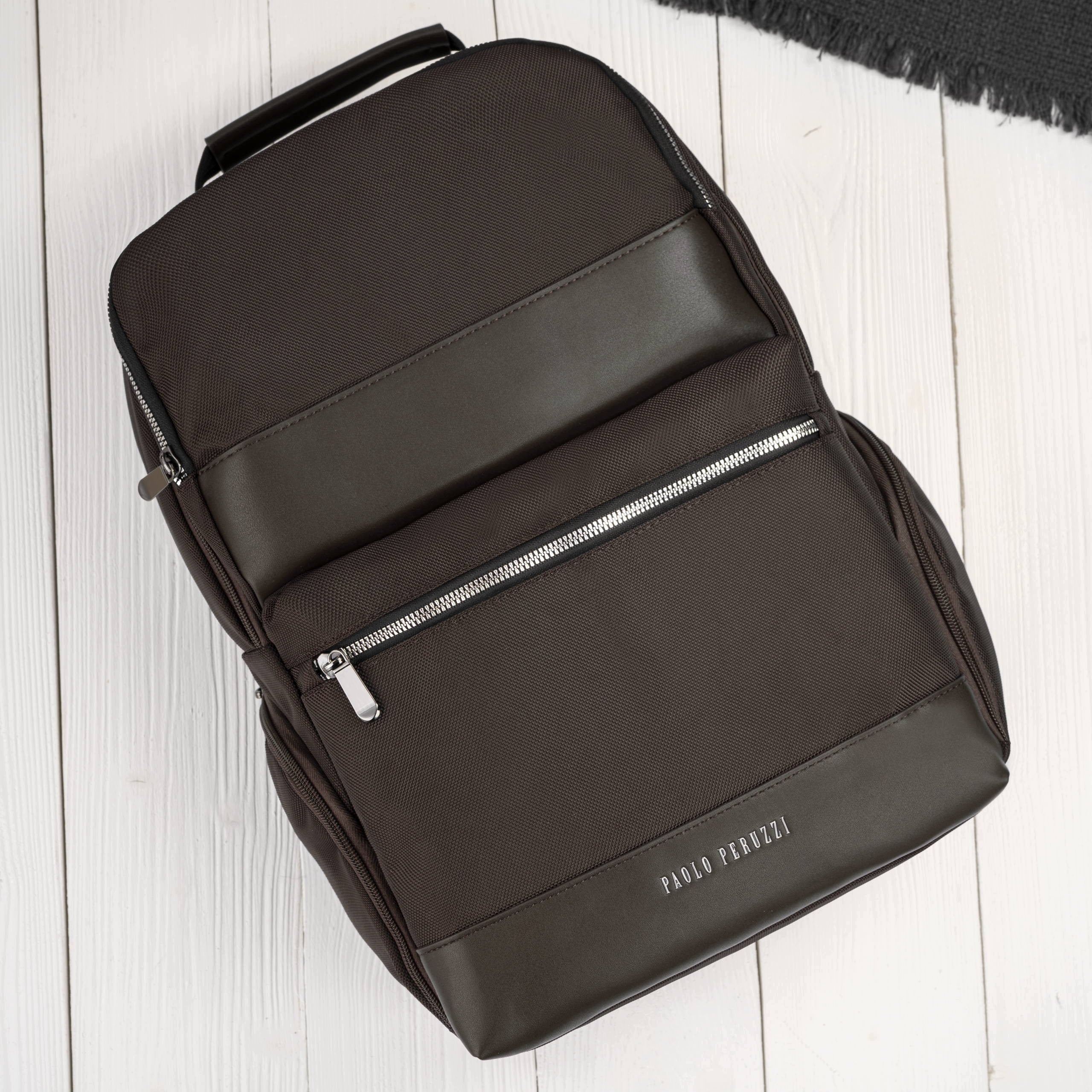 City backpack material brown lightweight universal roomy Paolo Peruzzi Packaging status original