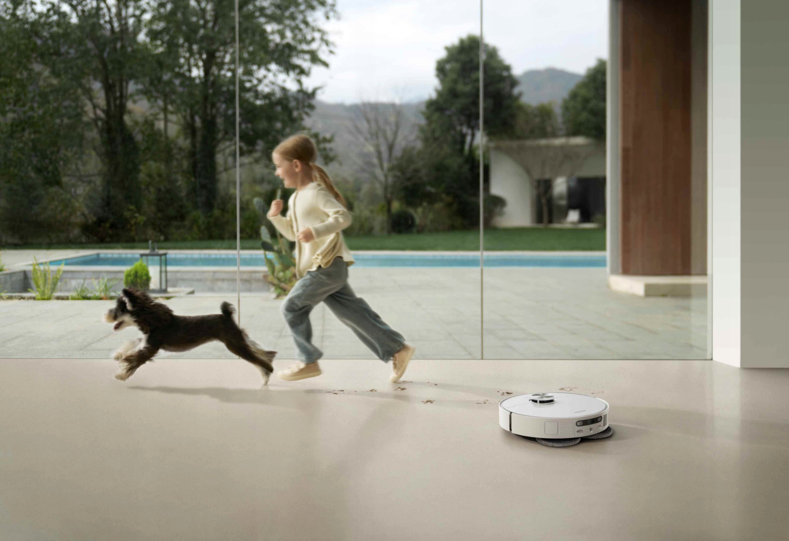 Cleaning ROBOT Dreame L40 ULTRA CE White Dominant color white