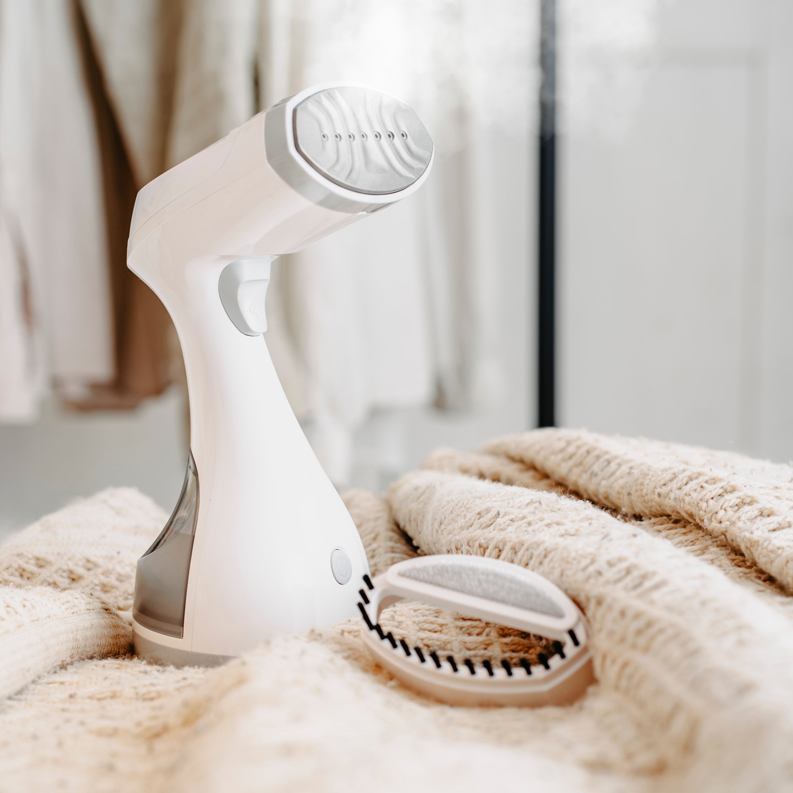 Clothes Steamer 1500W Handheld Steam Iron Steamer 280 ml ADLER Type handheld
