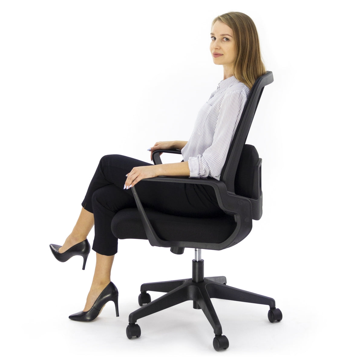 Comfortable Ergonomic Office Chair Swivel Chair AMO-70 black Manufacturer code AMO-70