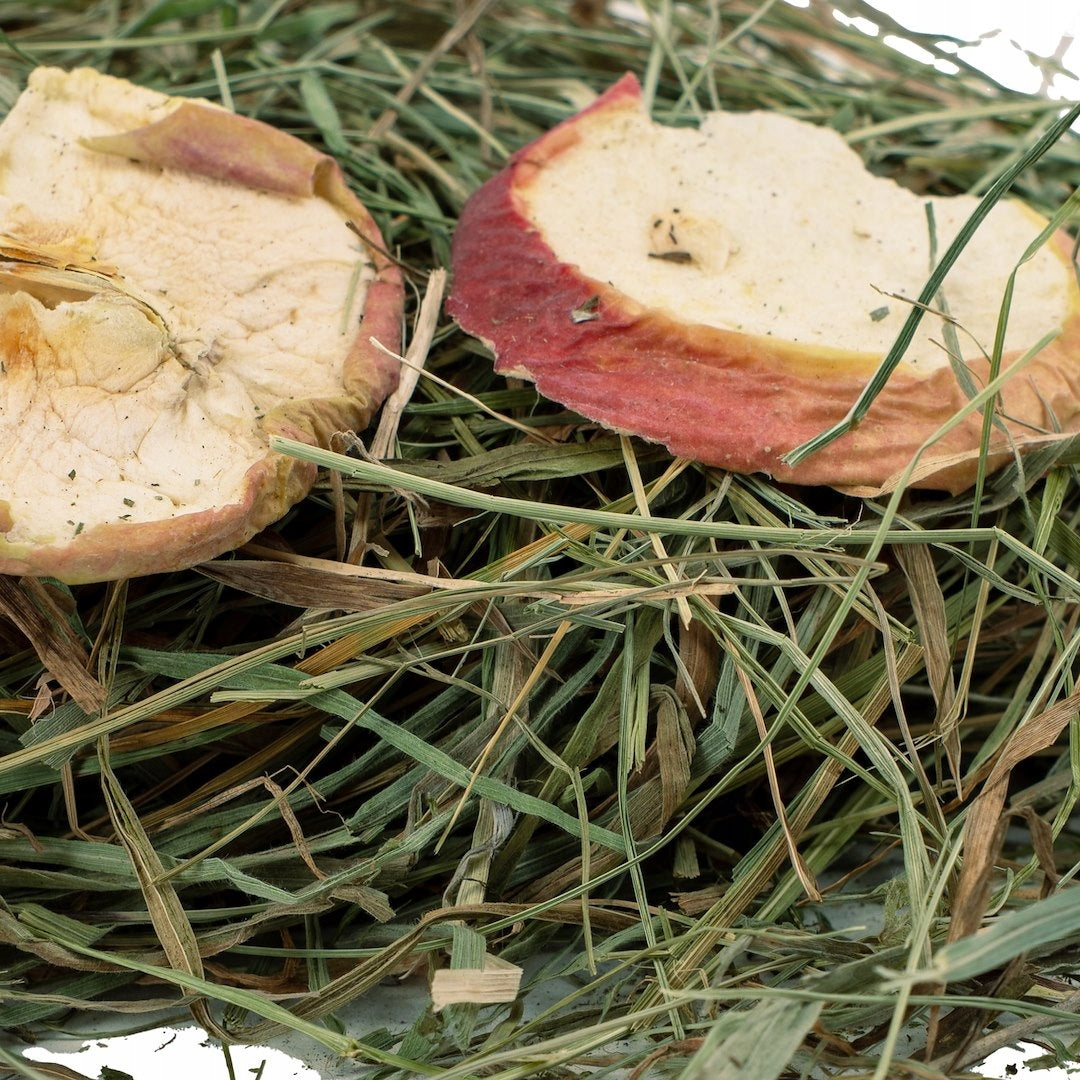 Comfy Hay with Apple 700g Brand Comfy