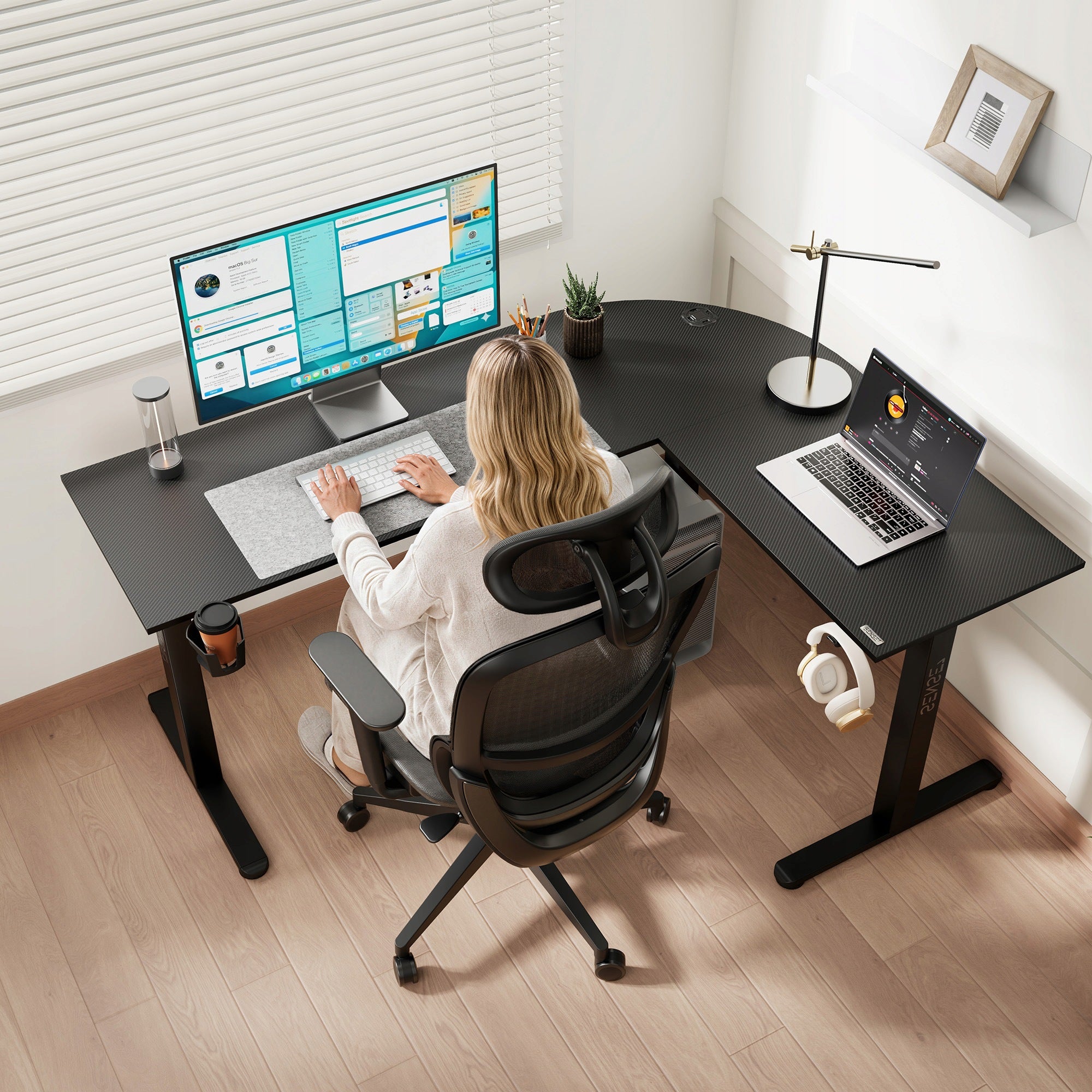 Computer Corner Gaming Desk for Computer Sense7 Packaging status original