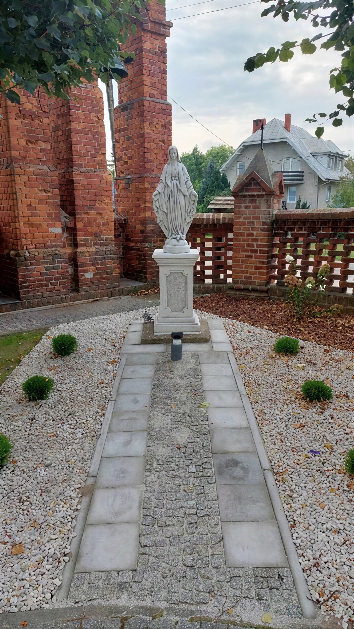 Concrete figure garden sculpture frost-resistant Our Lady of God Mary large Manufacturer code S-016 + P-023