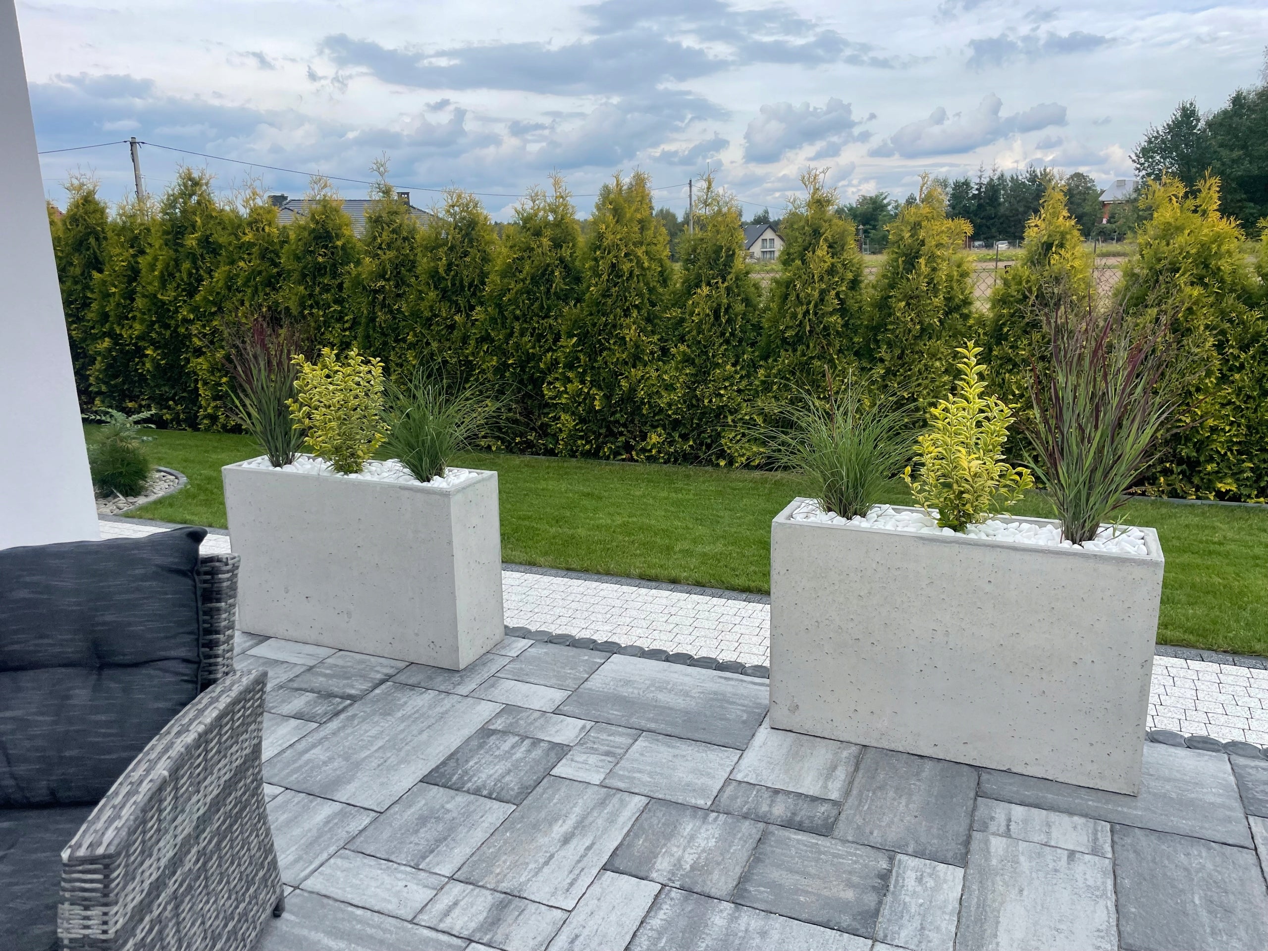 Concrete planter architectural concrete 100x30x65 graphite Length 100 cm