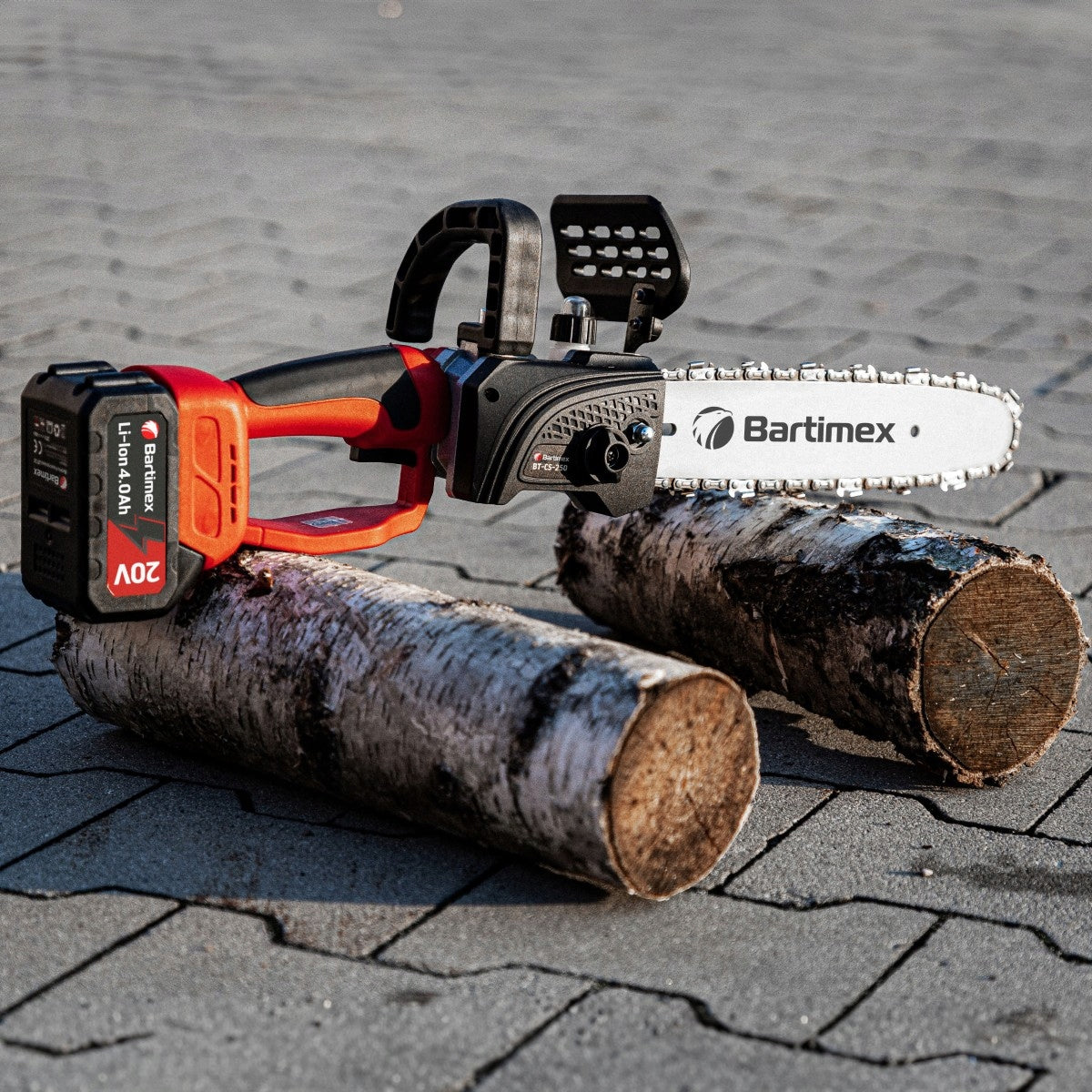 Cordless BRUSHLESS Chainsaw 20V 1400W 2 AKU 4,0Ah Brand Bartimex