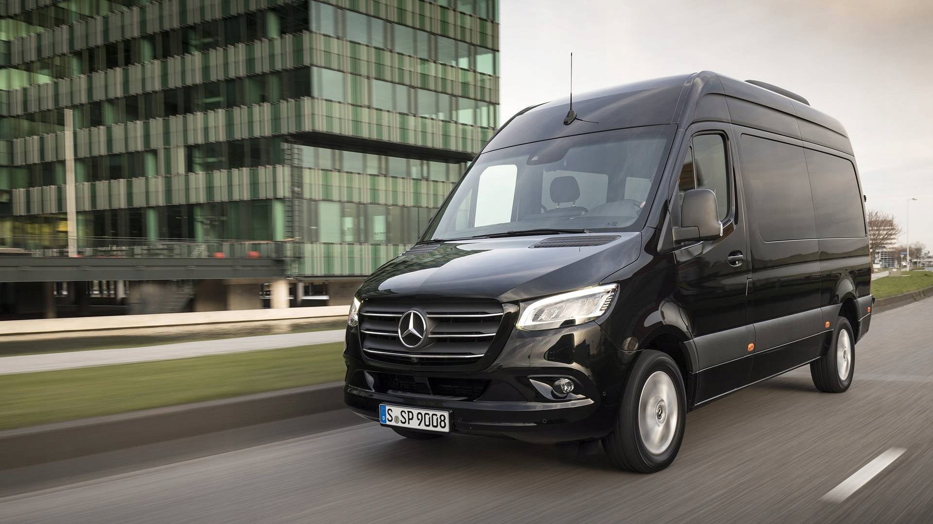 Custom-made covers MERCEDES SPRINTER W 907 NEW MODEL 2018+ ORIGINAL EAN (GTIN) 5905476252371