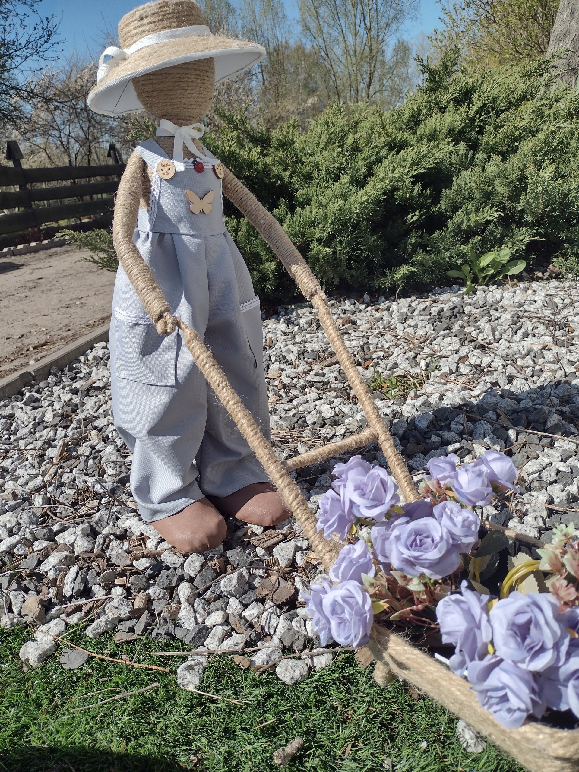 DECORATION-GARDEN FIGURE COUPLE GARDENERS Manufacturer code 11222