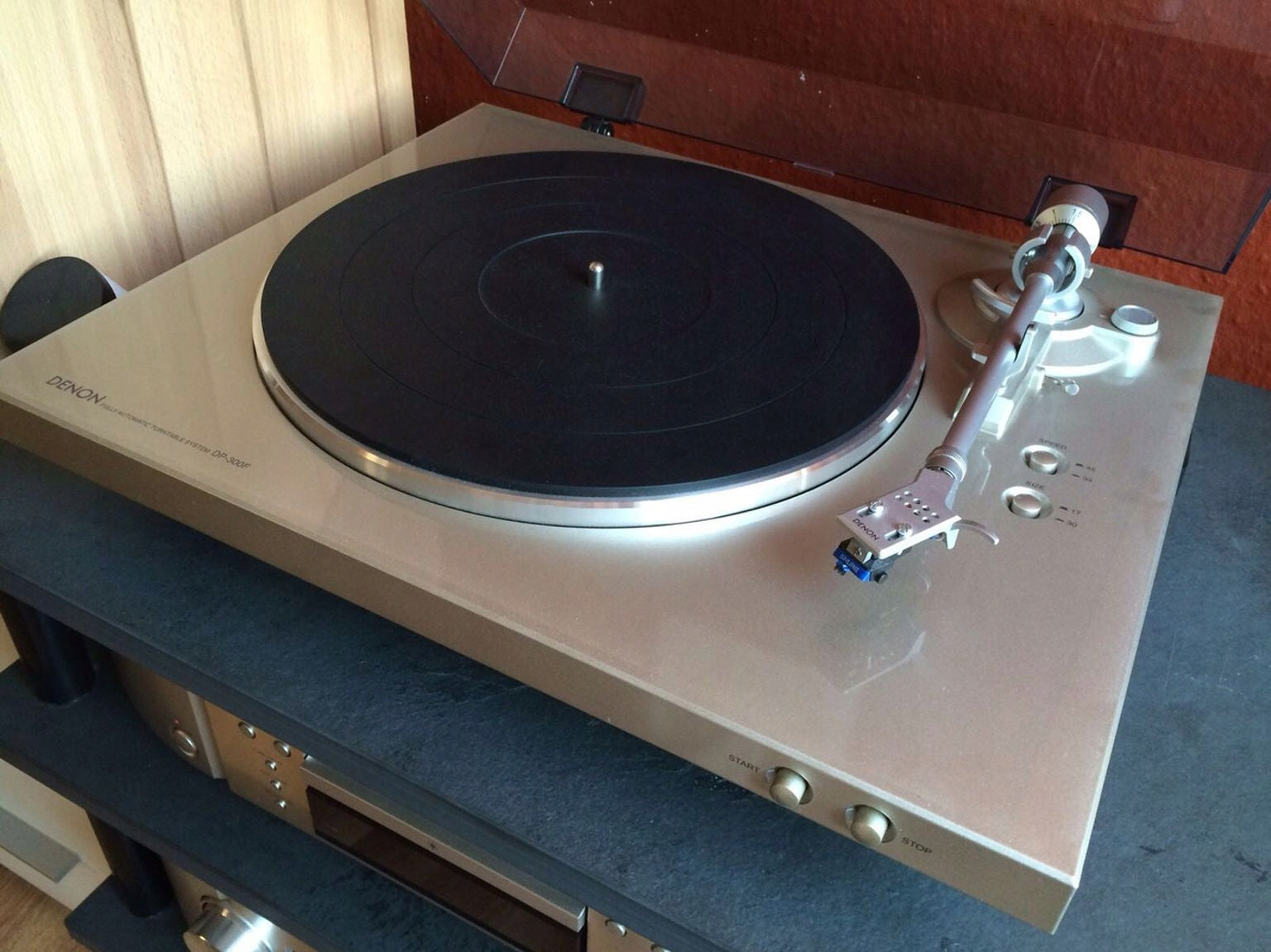 Denon DP-300F 