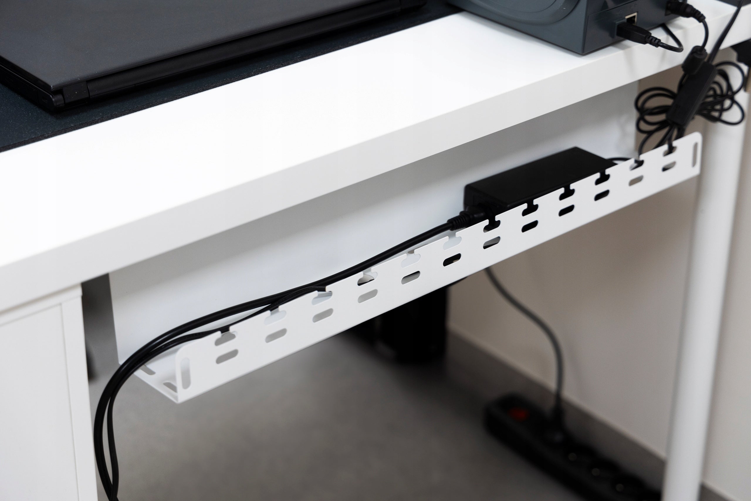 DESK HOLDER TABLETOP UNDER DESK ORGANIZER FOR CABLES GRILLE WHITE Certificates of conformity CE