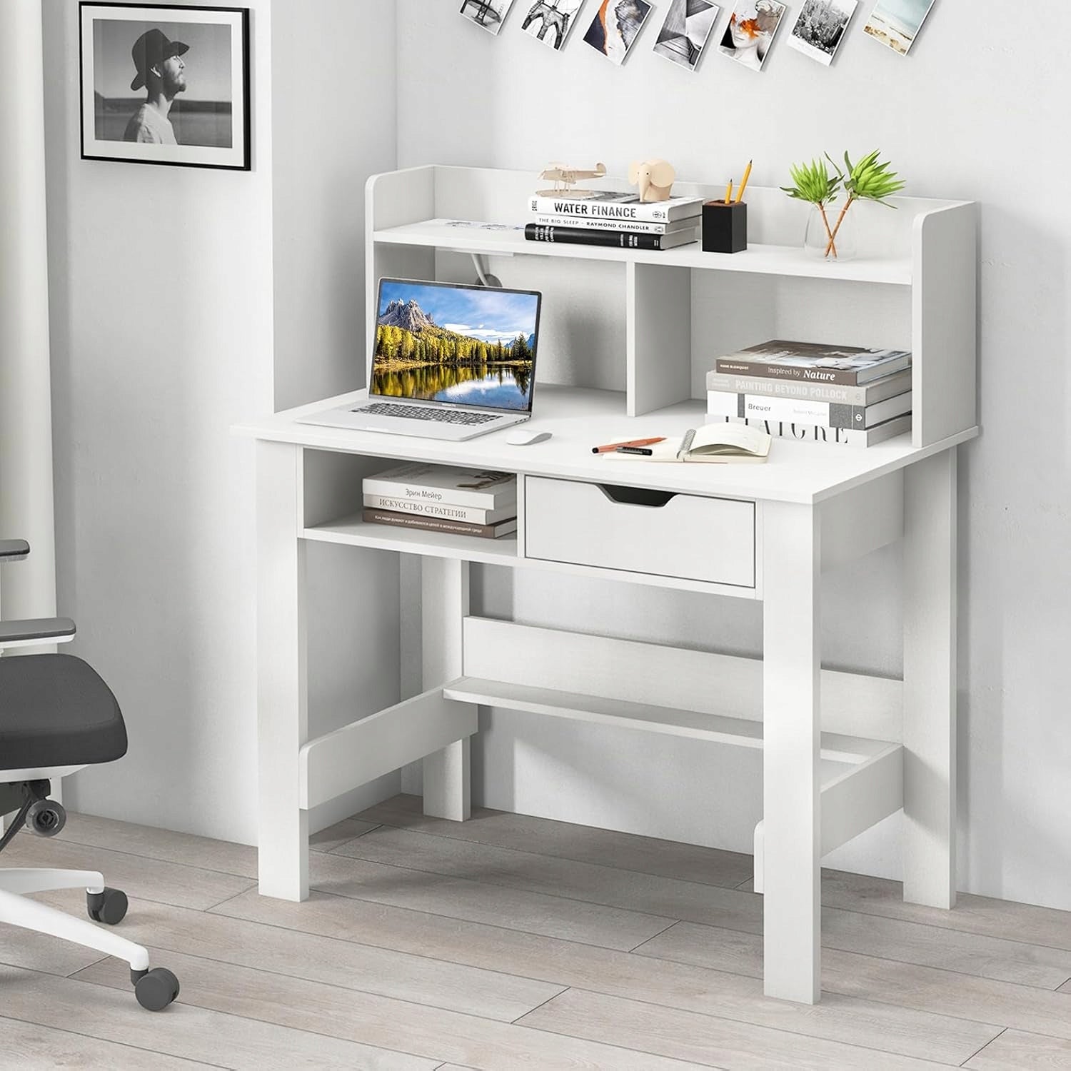 DESK WITH SOCKETS SMALL SIMPLE GAMING IDEAL FOR SMALL ROOMS Manufacturer code BIURKO MAŁE PROSTE GAMINGOWE Z GNIAZDKAMI