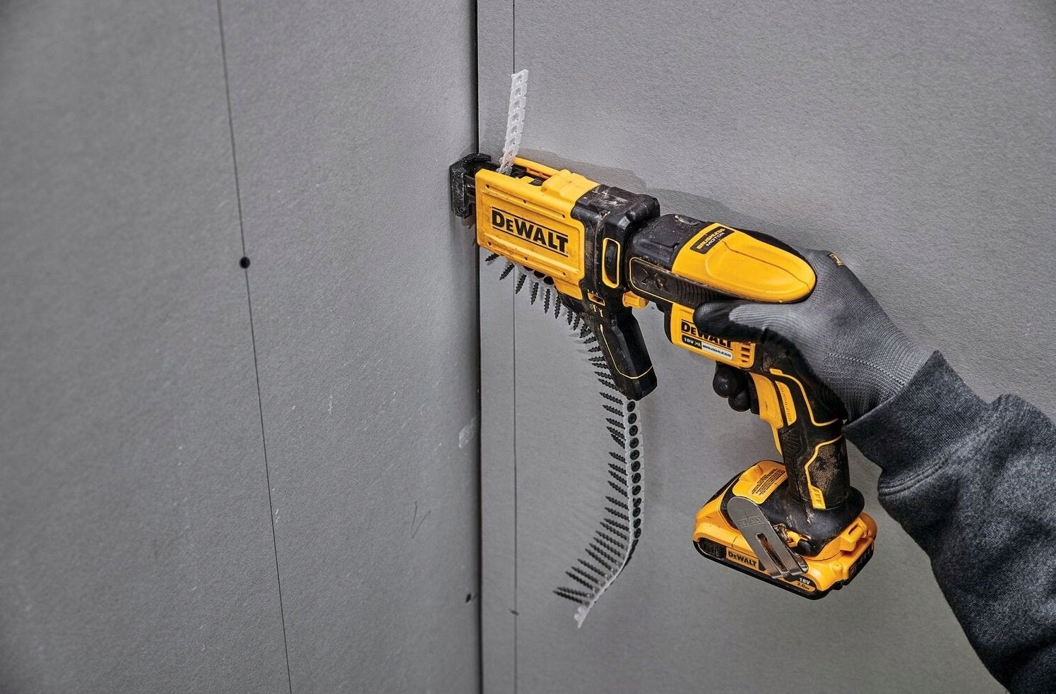 DEWALT SCREWDRIVER FOR PLATES G-K CARTON-GYPSUM Box 2x5Ah + Battery DEWALT Voltage (V) 4,8 V