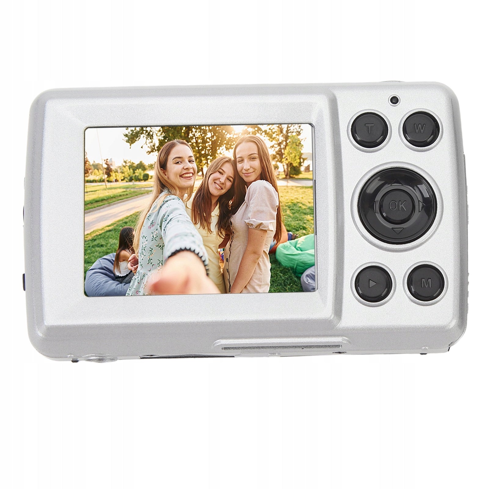 DIGITAL CAMERA WITH AUTOMATIC FOCUS