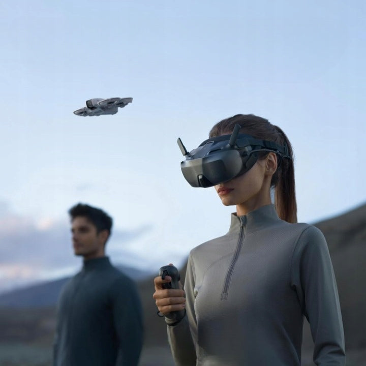 DJI Mini 4 Pro Fly More Combo with RC Motion 3 - 4K UHD Drone, 135g Packaging status original