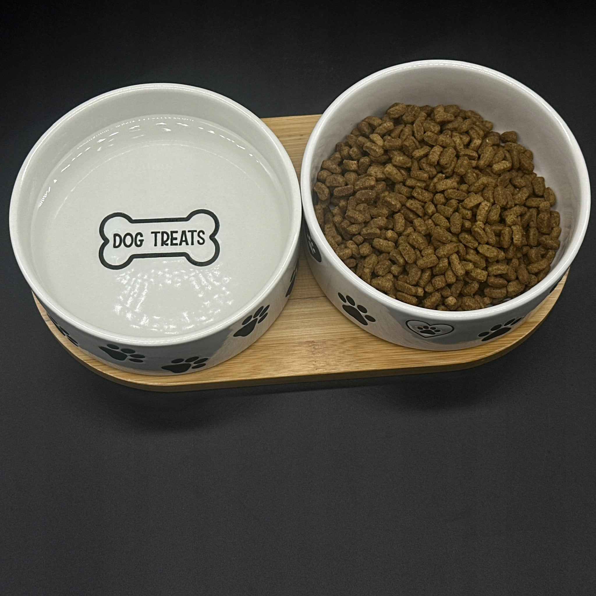 DOG BOWL CERAMIC WHITE BOWL ON WOODEN STAND 2x0,4L Color white