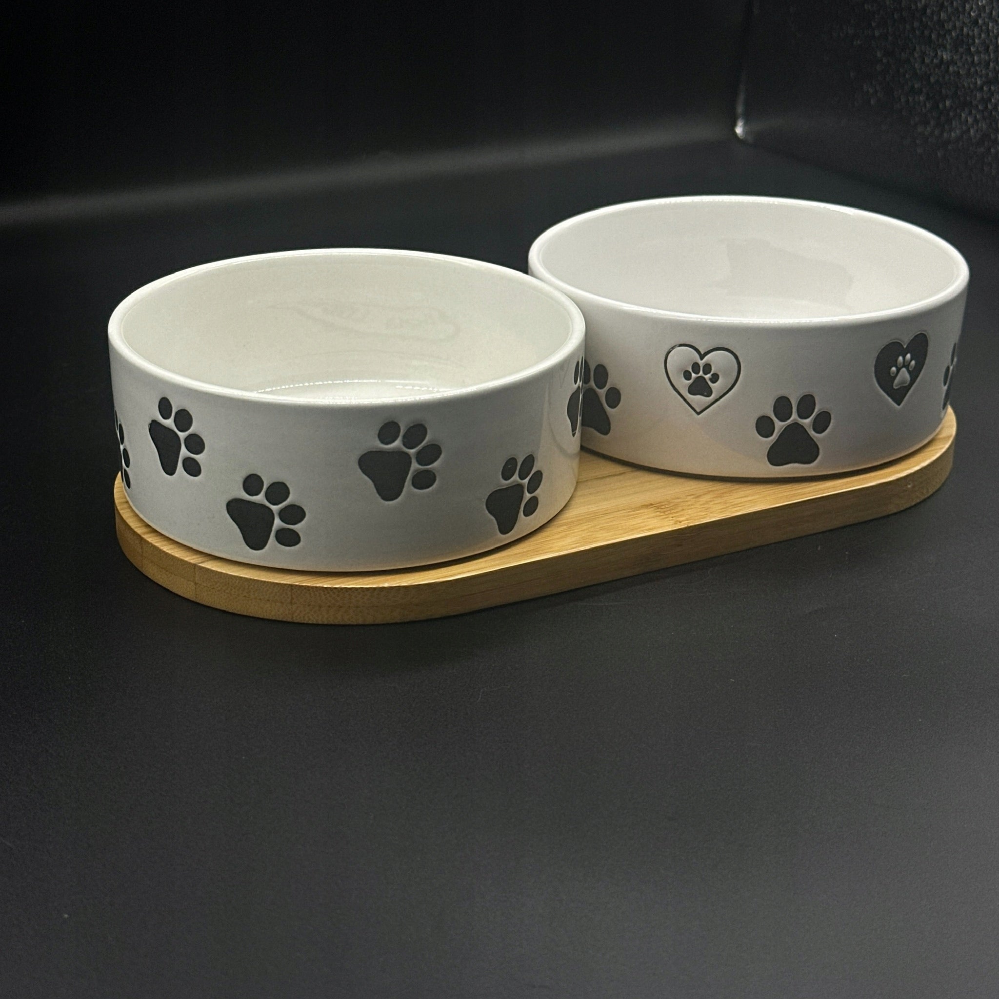 DOG BOWL CERAMIC WHITE BOWL ON WOODEN STAND 2x0,4L Device type set of two bowls