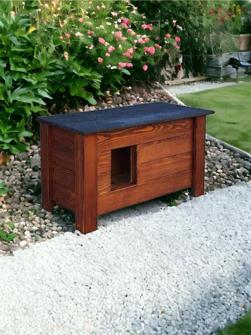 DOG CAT KENNEL INSULATED ALL WOODEN WHOLE with curtain at the entrance Color brown
