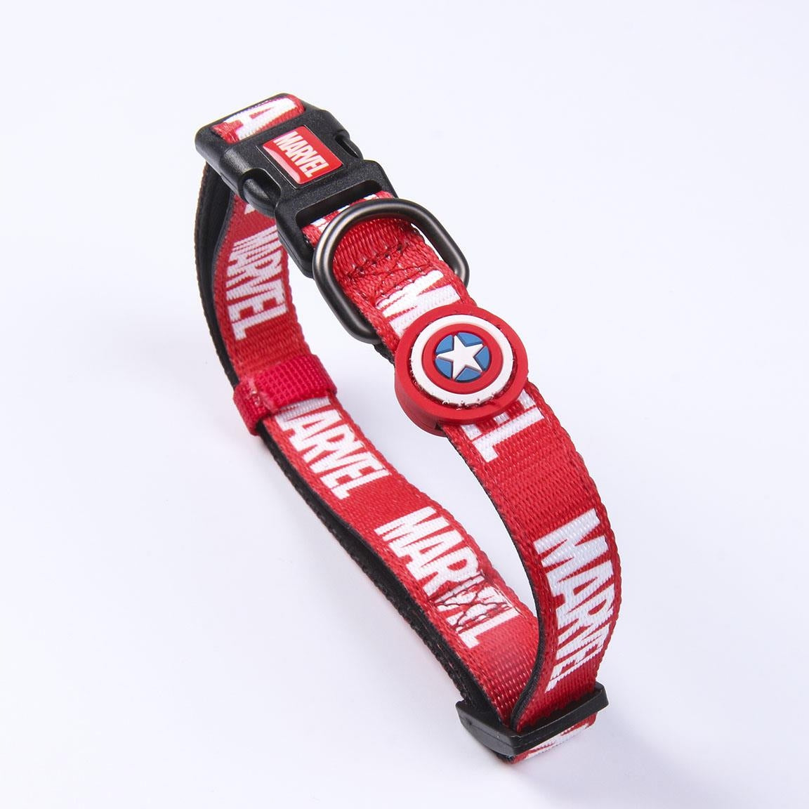 DOG COLLAR RED MOTIF MARVEL M-L WIDTH 2CM LENGTH 35-55CM Manufacturer code 2800000836