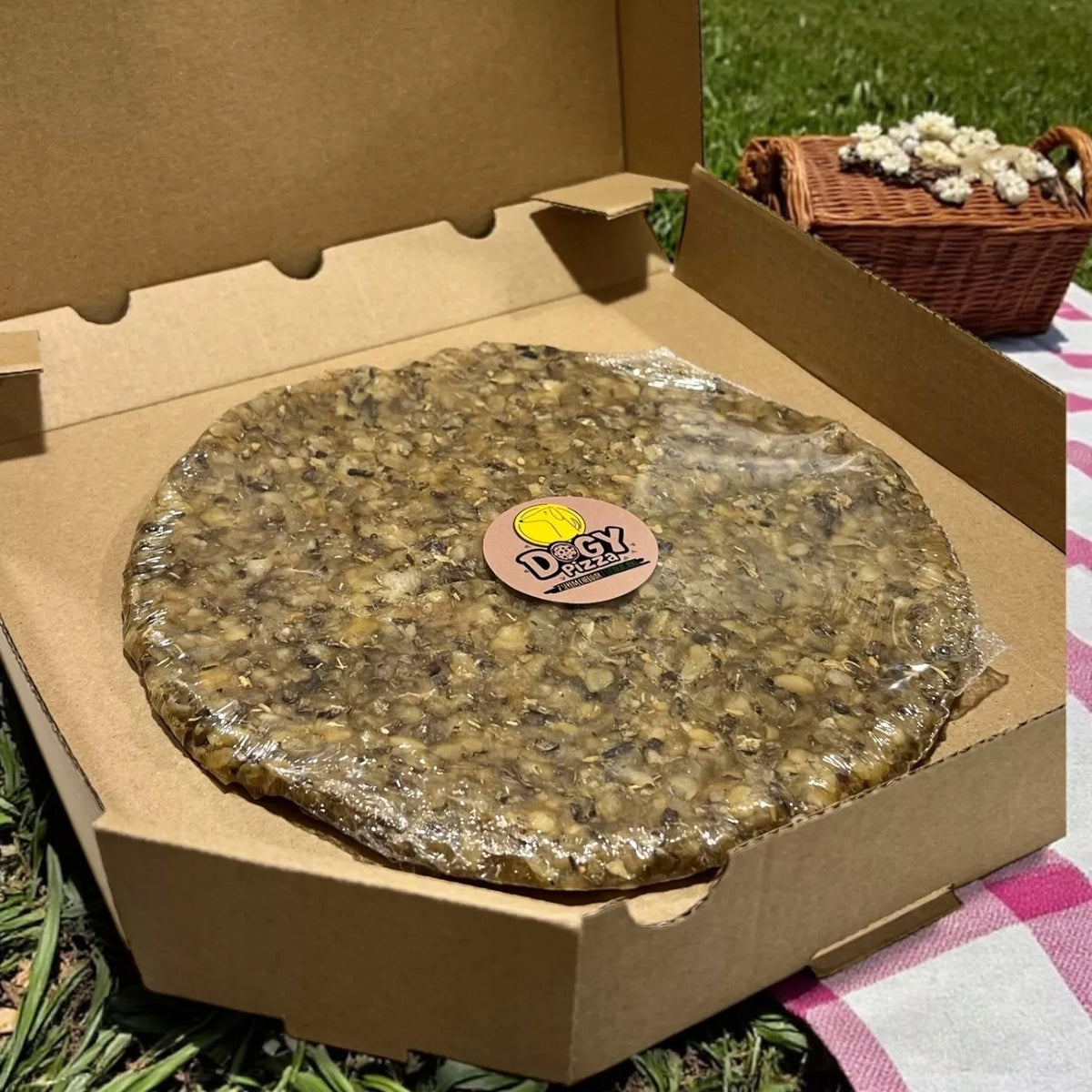 DOGY PIZZA - with cheddar cheese and asparagus Volume 0 ml