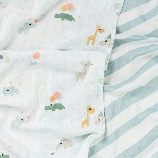 DONE BY DEER Organic Cotton Diapers 65x65cm Celebration Blue Packaging status original
