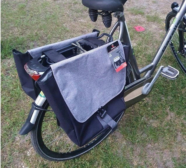 DOUBLE BIKE BAG FOR TRUNK WATERPROOF 40L WALFORT 36x34x17 cm Model TORBA NA ROWER Z DWOMA KIESZENIAMI KOMORAMI